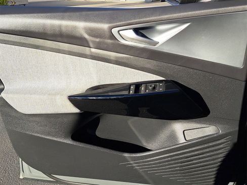 Certified 2023 Volkswagen ID.4 2WD image 26