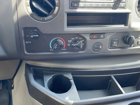 Used 2022 Ford E-350 and Econoline 350 Super Duty RWD image 13