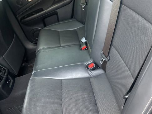 Used 2016 Lexus GS 200t image 9