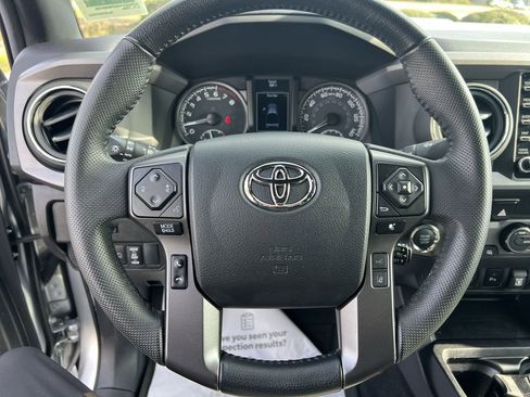 Used 2023 Toyota Tacoma TRD Sport image 18