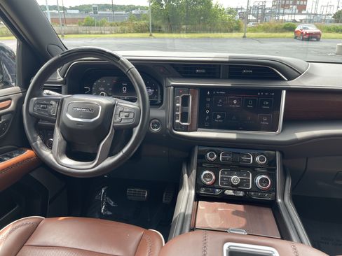 Used 2023 GMC Yukon Denali Ultimate AWD/4WD image 30
