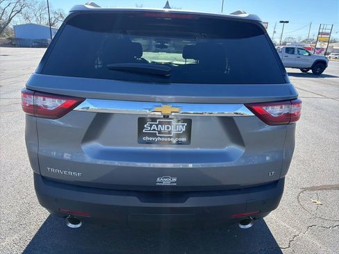 Used 2020 Chevrolet Traverse LT image 8
