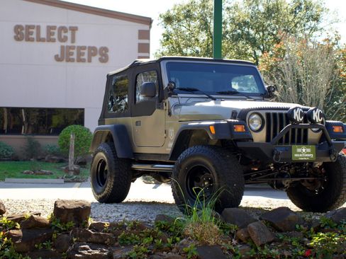 Used 2005 Jeep Wrangler X AWD/4WD image 37