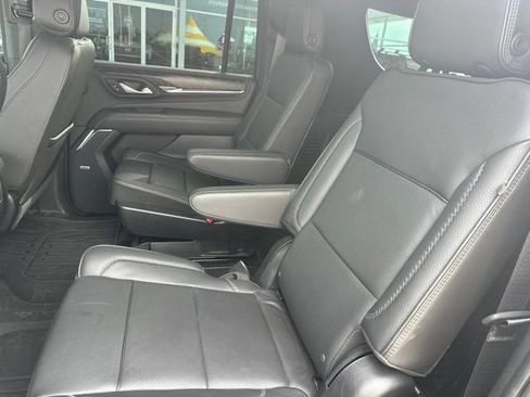 Used 2023 GMC Yukon XL Denali AWD/4WD image 15