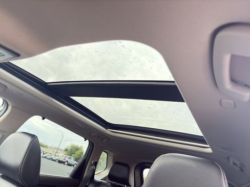 Used 2023 Nissan Rogue SL w/ SL Premium Package image 30