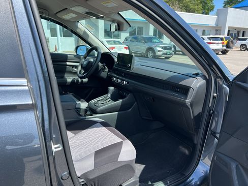Used 2025 Honda CR-V LX image 12