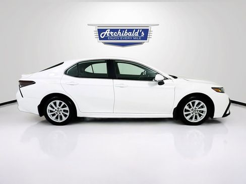Used 2024 Toyota Camry SE FWD image 8