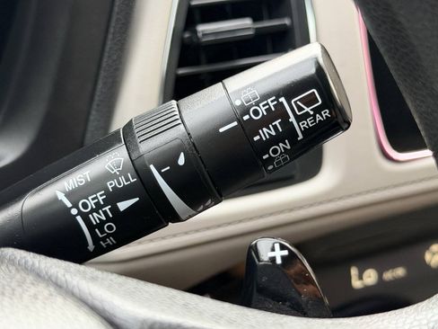 Used 2017 Honda HR-V EX image 32