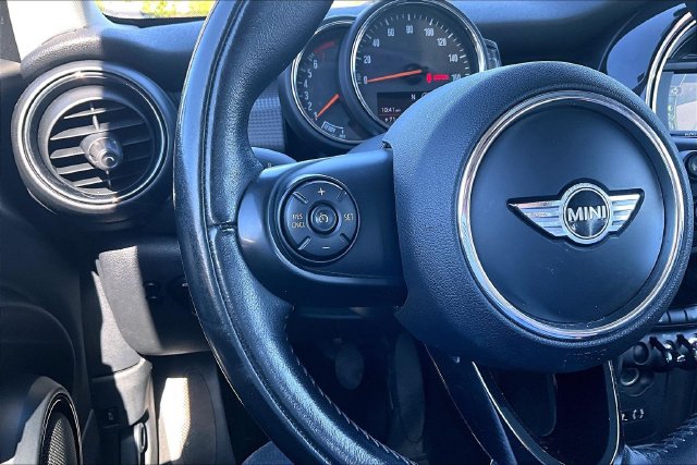 Used 2018 MINI Cooper 2-Door Hardtop FWD image 8