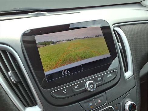 Used 2025 Chevrolet Malibu LT FWD image 21