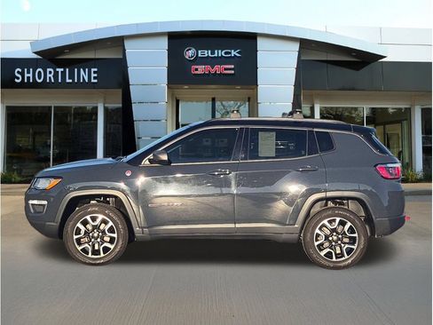 Used 2018 Jeep Compass Trailhawk w/ Cold Weather Group AWD/4WD image 4