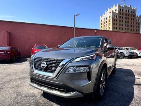 Certified 2023 Nissan Rogue SV image 1