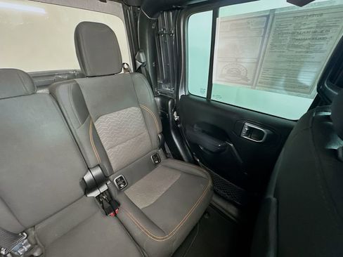 Used 2022 Jeep Gladiator Mojave w/ Cold Weather Group AWD/4WD image 14