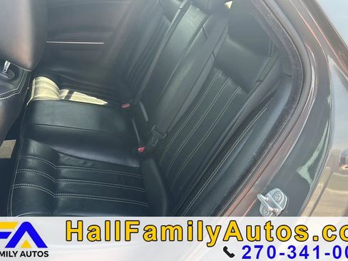 Used 2019 Chrysler 300 S image 11