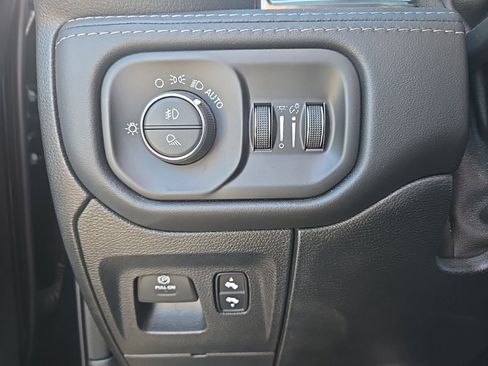 Used 2021 RAM 1500 Limited image 11