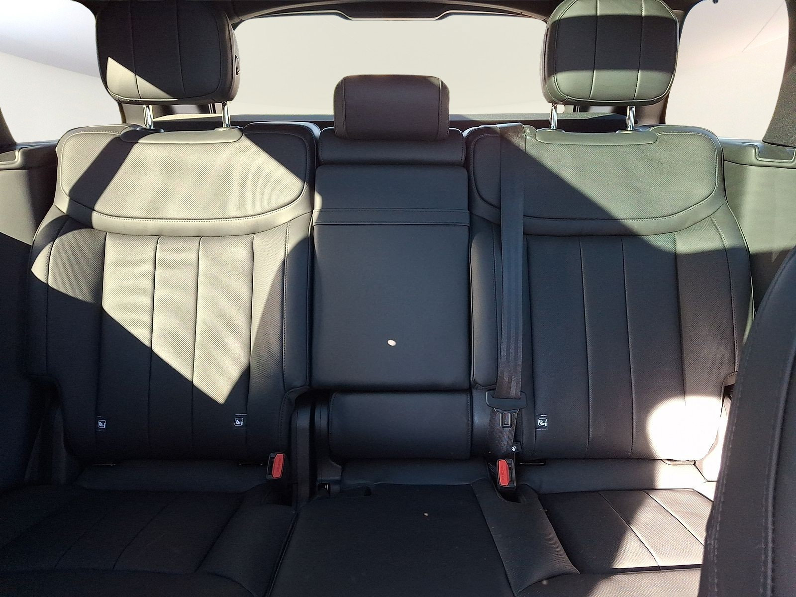 Certified 2025 Land Rover Range Rover SE AWD/4WD image 6