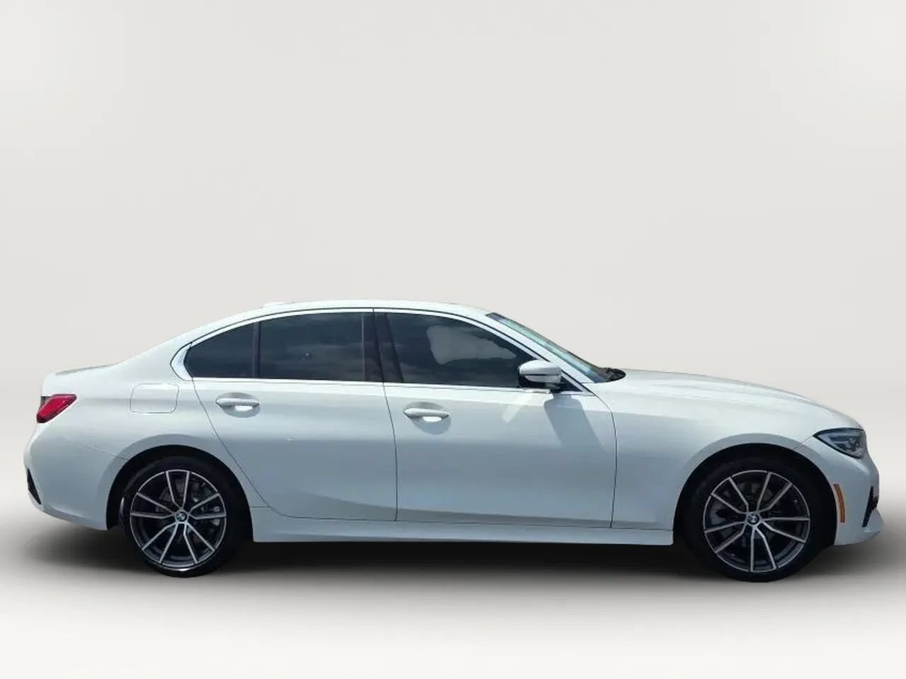 Used 2020 BMW 330i Sedan w/ Convenience Package RWD image 9