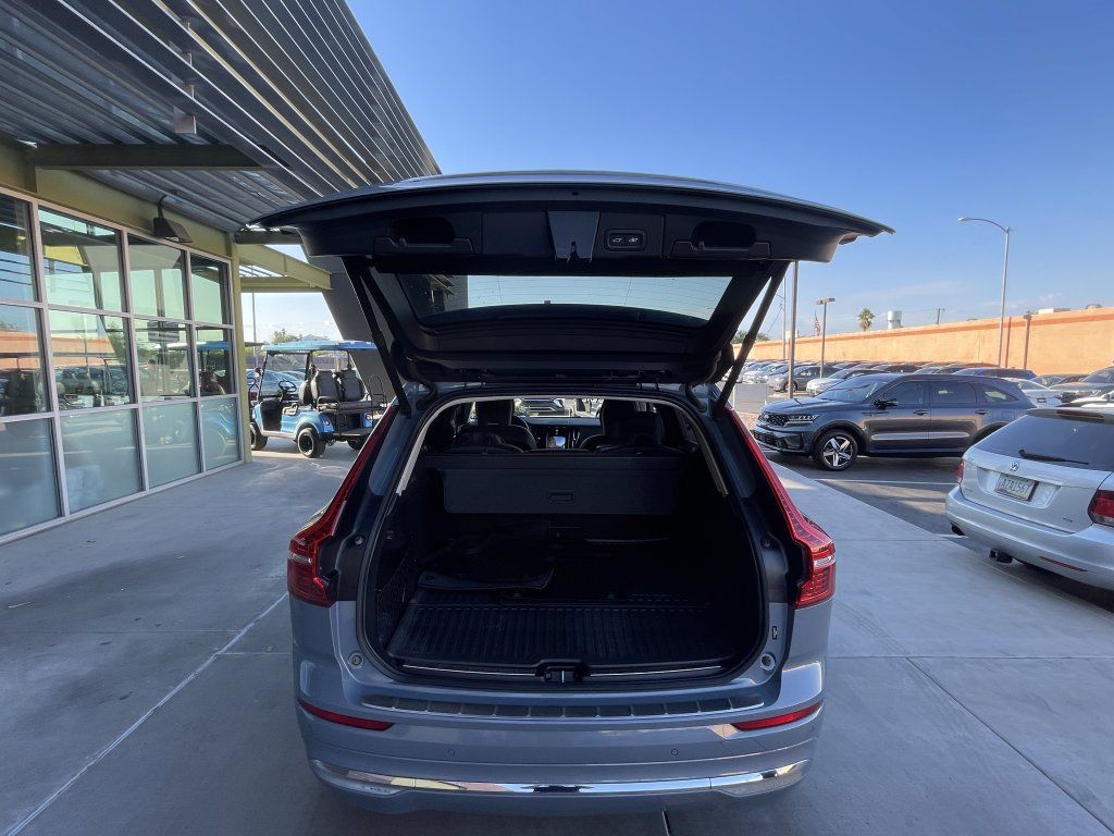 Used 2022 Volvo XC60 T8 Inscription Expression w/ Advanced Package AWD/4WD image 17