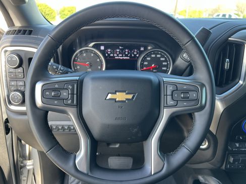 Used 2023 Chevrolet Silverado 2500 LTZ w/ LTZ Premium Package image 20