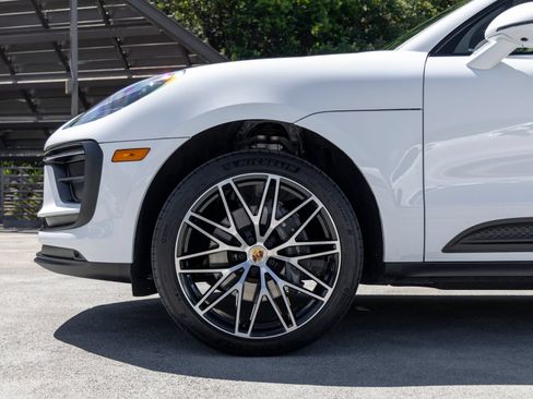 Certified 2026 Porsche Macan AWD/4WD image 13