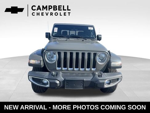 Used 2023 Jeep Gladiator Overland AWD/4WD image 9