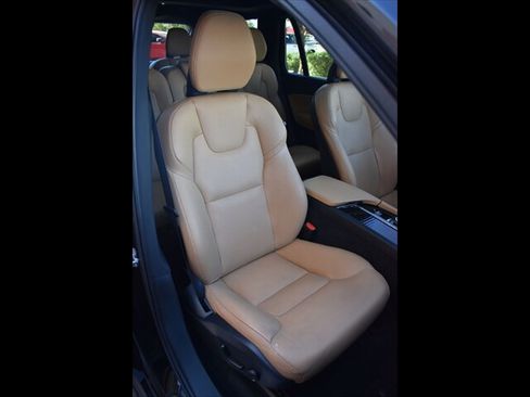 Used 2019 Volvo XC90 T6 Momentum image 37