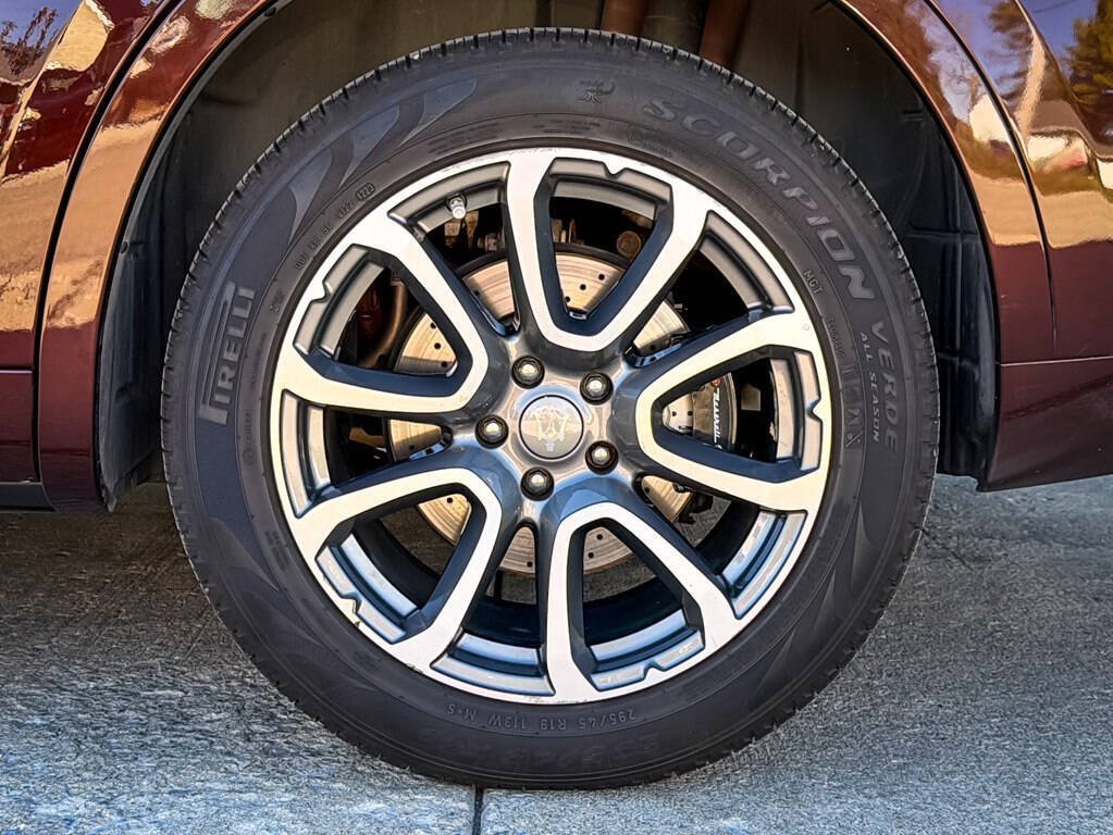 Used 2017 Maserati Levante S AWD/4WD image 8