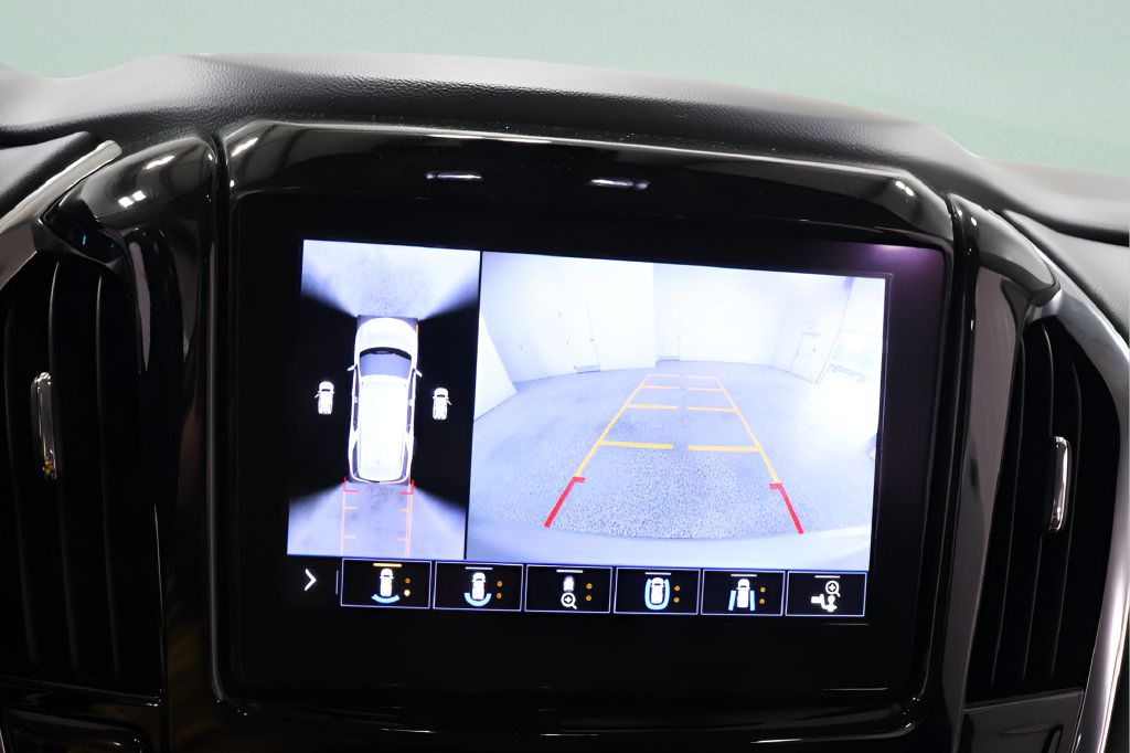 Used 2021 Chevrolet Traverse Premier w/ Redline Edition AWD/4WD image 13