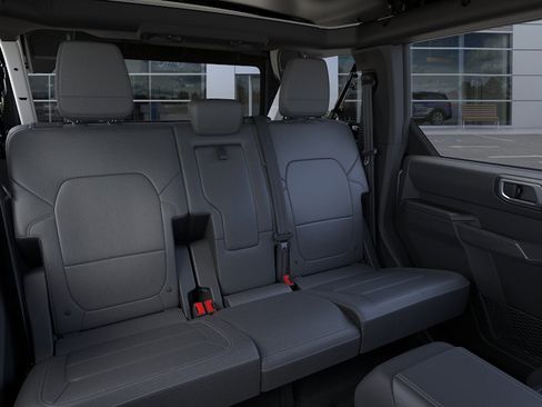 New 2026 Ford Bronco Outer Banks w/ Black Appearance Package AWD/4WD image 11