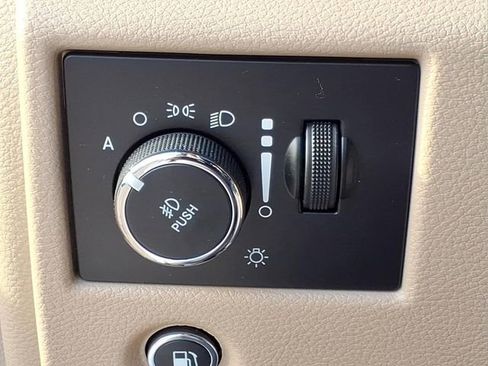 Used 2018 Jeep Grand Cherokee Limited AWD/4WD image 18