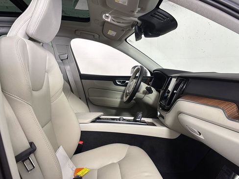 Used 2021 Volvo XC60 T8 Inscription Expression image 23