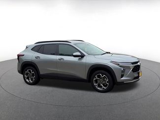 Used 2025 Chevrolet Trax LT FWD video 2