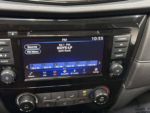 Used 2018 Nissan Rogue S AWD/4WD image 25