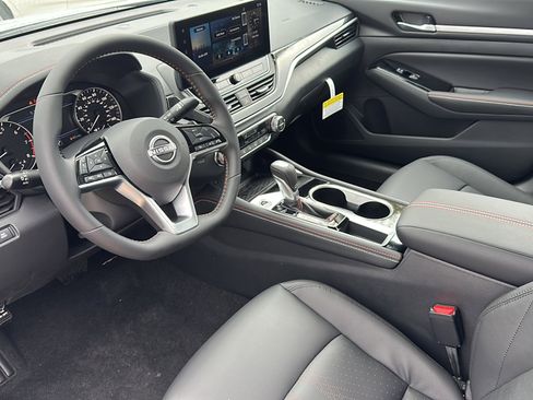 New 2025 Nissan Altima 2.5 SR w/ SR Premium Package image 9