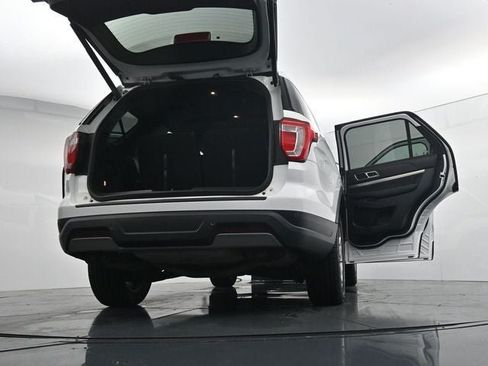 Used 2019 Ford Explorer XLT w/ Equipment Group 201A AWD/4WD image 43
