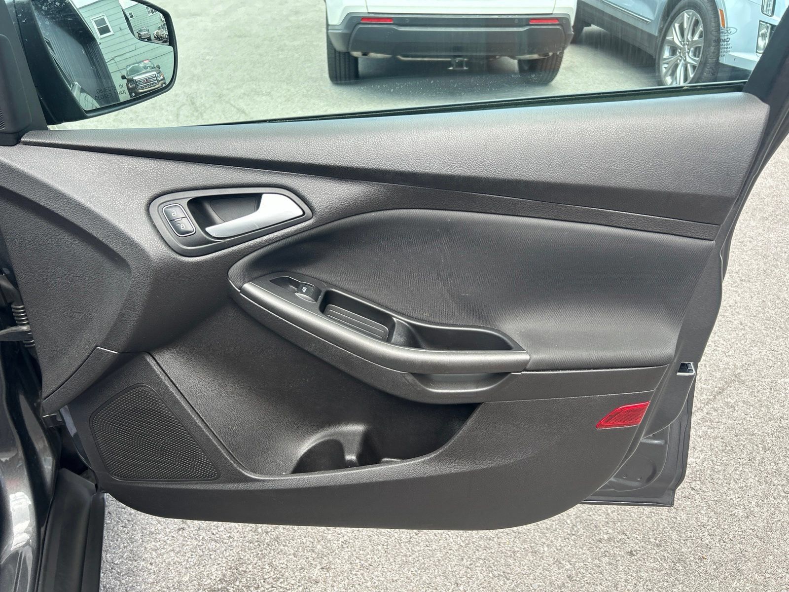Used 2017 Ford Focus SEL FWD image 15