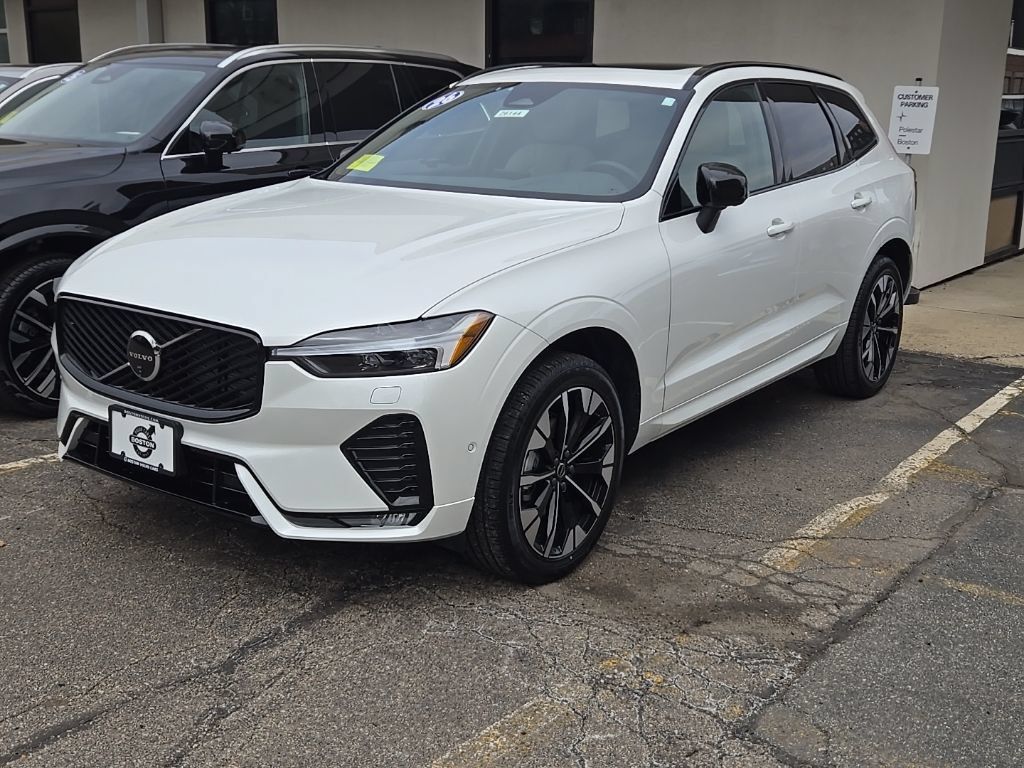 New 2026 Volvo XC60 B5 Plus w/ Protection Package Premier AWD/4WD image 4