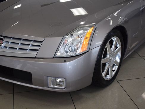 Used 2005 Cadillac XLR RWD image 14