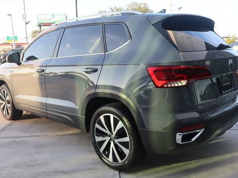 Used 2022 Volkswagen Taos SE FWD image 6