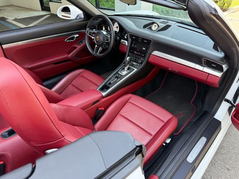 Used 2017 Porsche 911 Carrera S RWD image 40