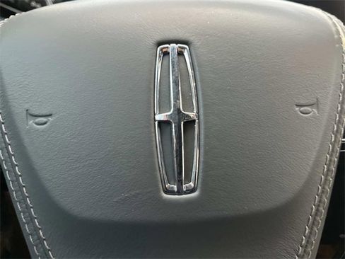 Used 2020 Lincoln Aviator Reserve w/ Equipment Group 201A image 34