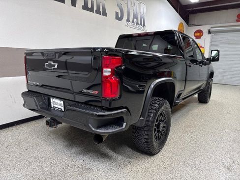 Used 2024 Chevrolet Silverado 2500 ZR2 w/ Technology Package image 52