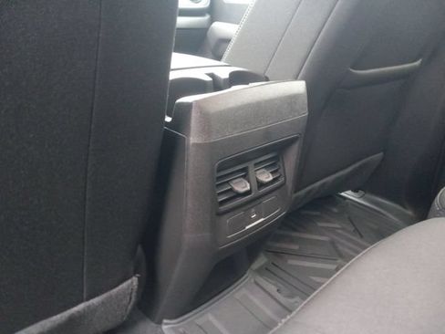 Used 2025 Chevrolet Colorado LT RWD image 28