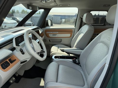 Used 2025 Volkswagen ID. Buzz 1st Edition AWD/4WD image 12