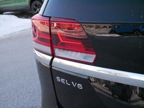 Certified 2022 Volkswagen Atlas SEL image 17