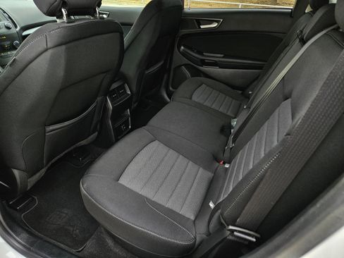 Used 2019 Ford Edge SE w/ SE Fleet Driver's Package image 17