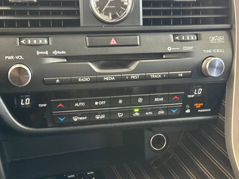 Used 2019 Lexus RX 350L Luxury w/ Accessory Package AWD/4WD image 27