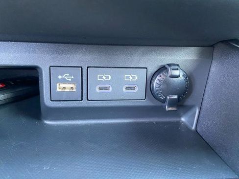 Used 2024 Toyota Highlander Platinum image 22