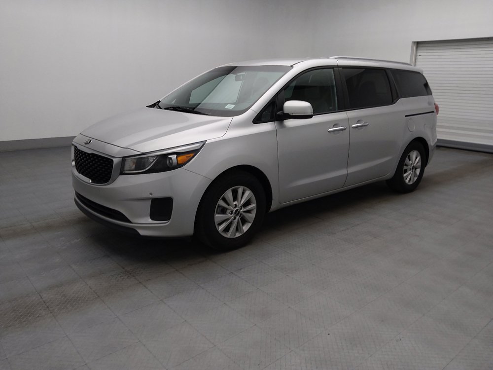 Used 2017 Kia Sedona LX w/ LX Essentials Premium Package FWD image 2