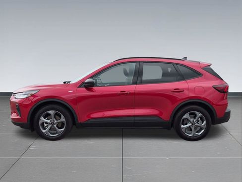 Used 2025 Ford Escape ST-Line w/ Cold Weather Package FWD image 3